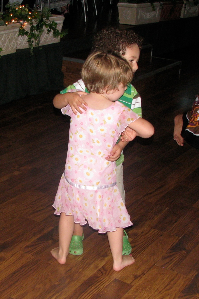 Ran & Viv shakin' their groove thang on the dance floor!